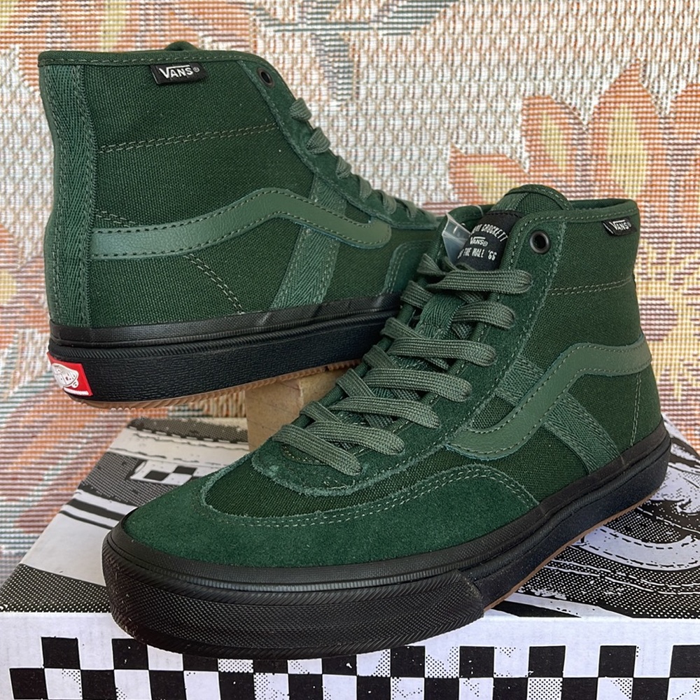Vans Men’s Crockett High
Dark Green/Black
VN0A5JIG3MZ
sneakers